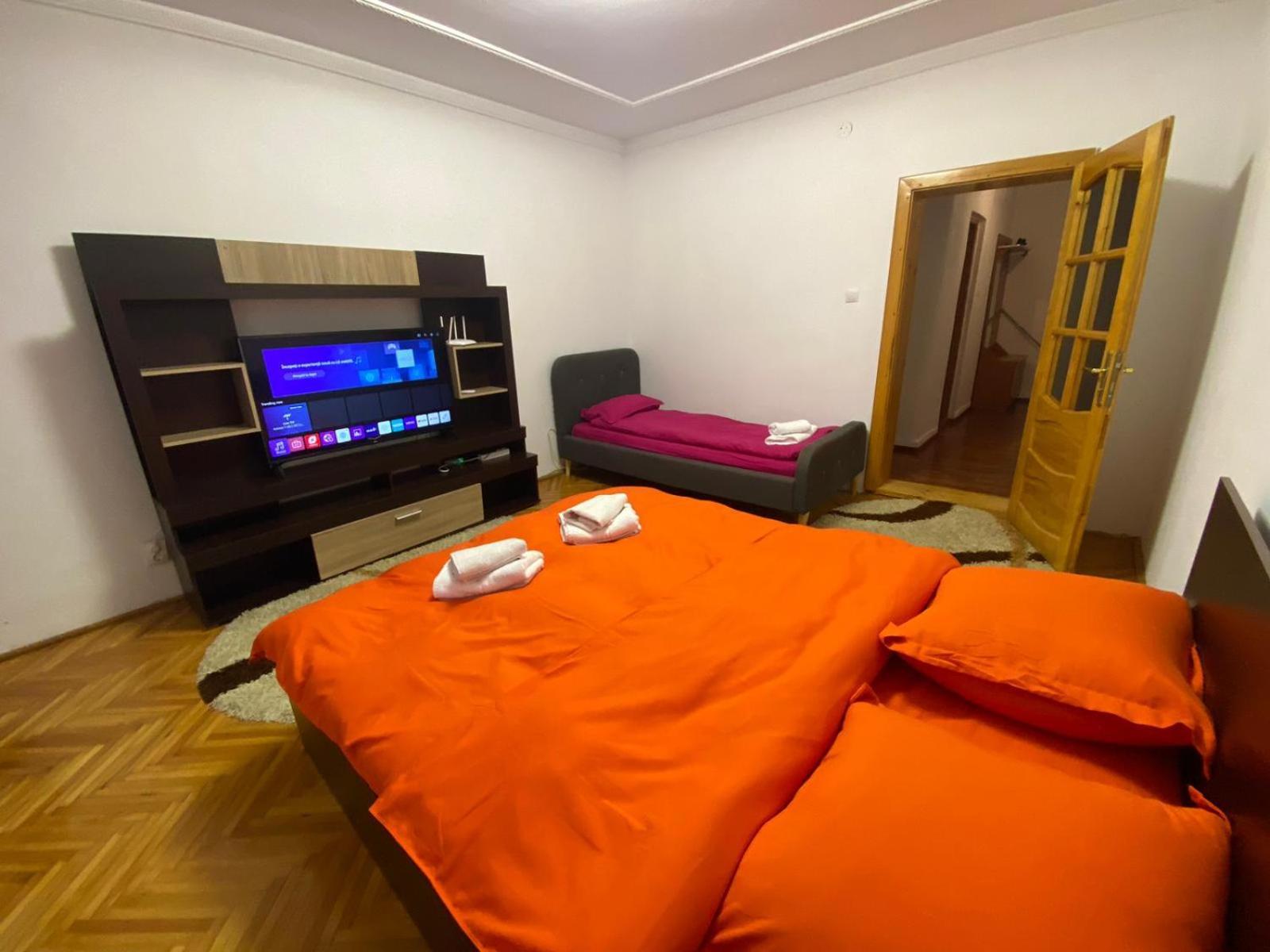 Linen Tree Apartment Băile Herculane Zewnętrze zdjęcie